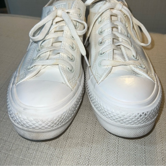 CONVERSE CHUCK TAYLOR All Star Low Chunky Platform Sneakers Women's Sz 6M - Picture 3 of 11